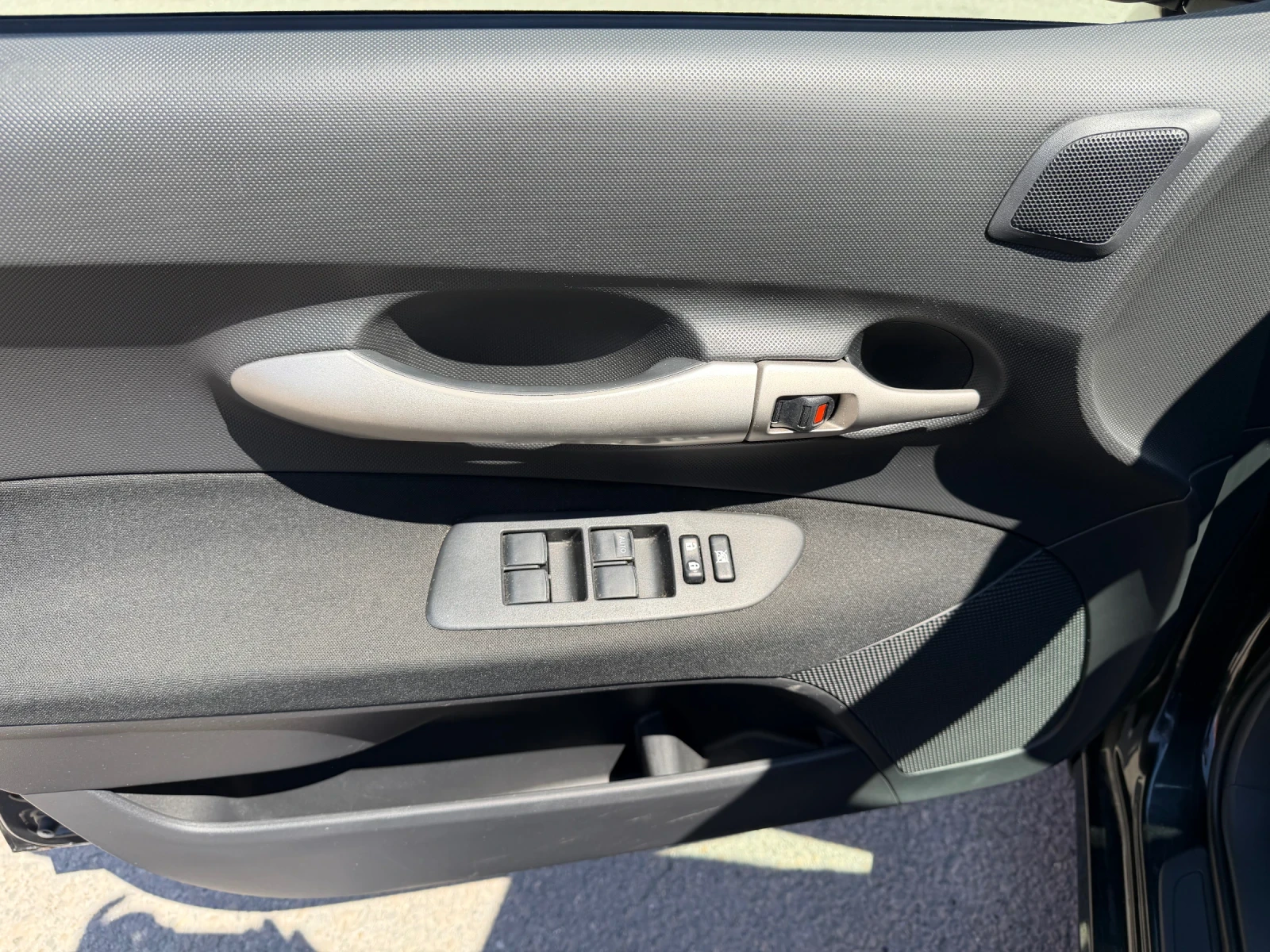 Toyota Auris, снимка 10 - Автомобили и джипове - 55140385