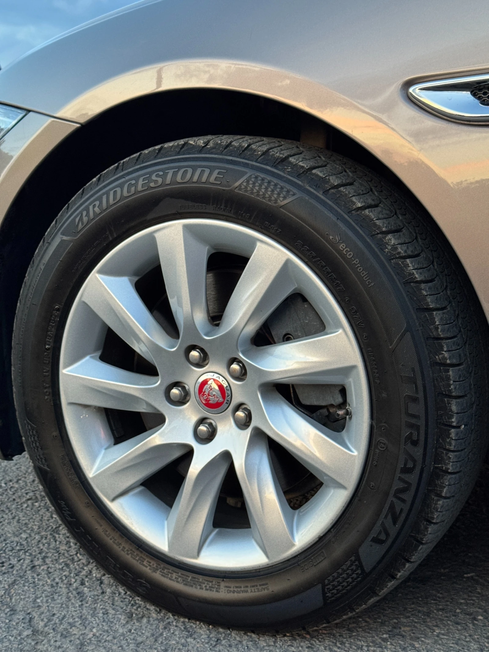 Jaguar Xf 2.0d RWD x260, снимка 13 - Автомобили и джипове - 55157537