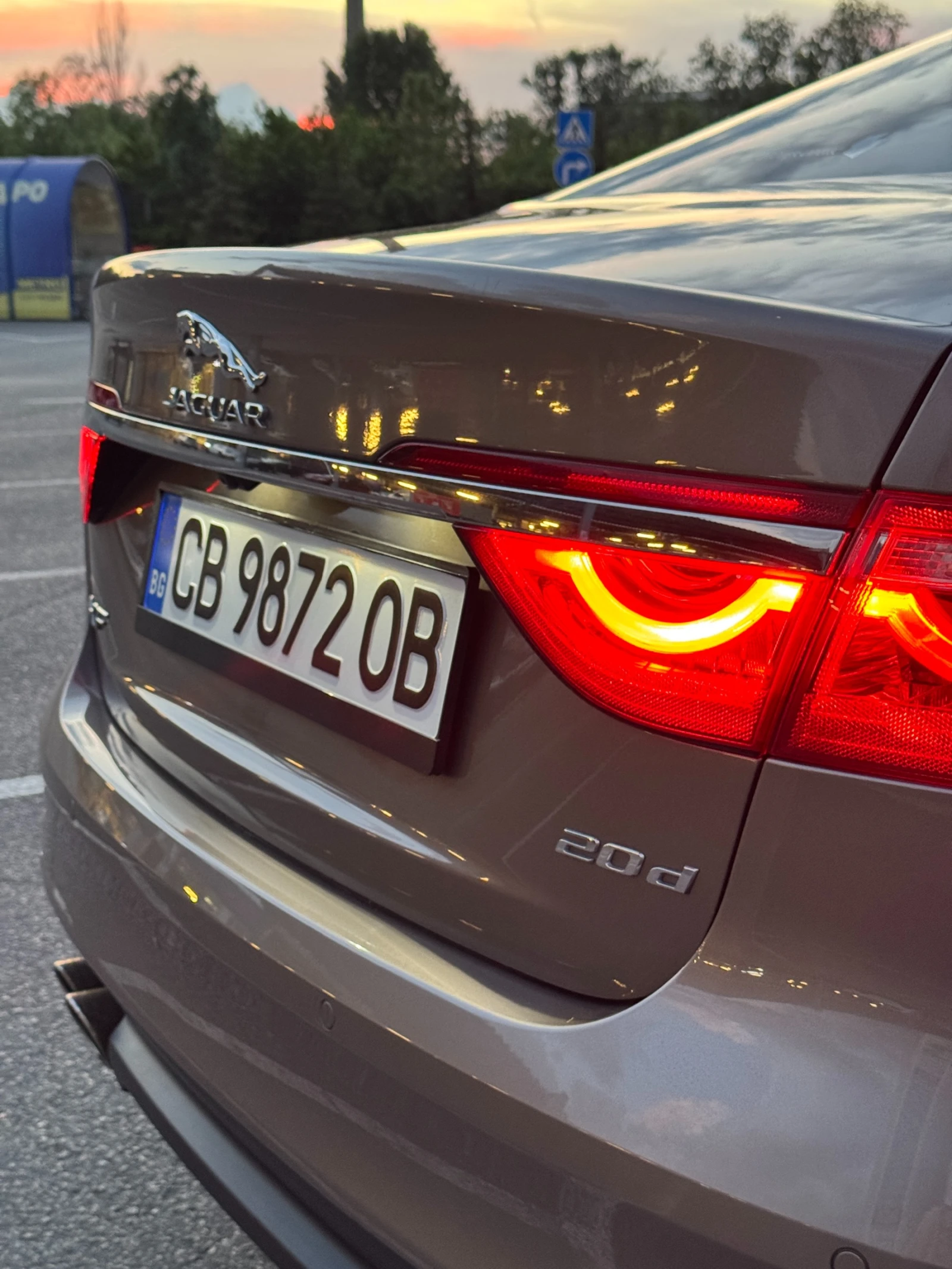 Jaguar Xf 2.0d RWD x260, снимка 17 - Автомобили и джипове - 55157537