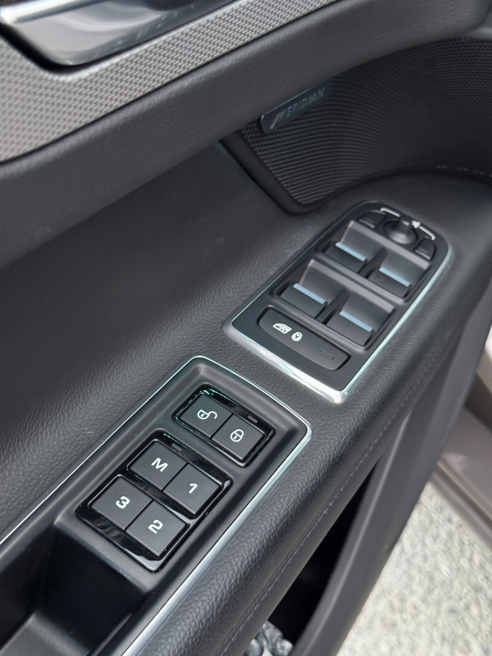 Jaguar Xf 2.0d RWD x260, снимка 4 - Автомобили и джипове - 55157537
