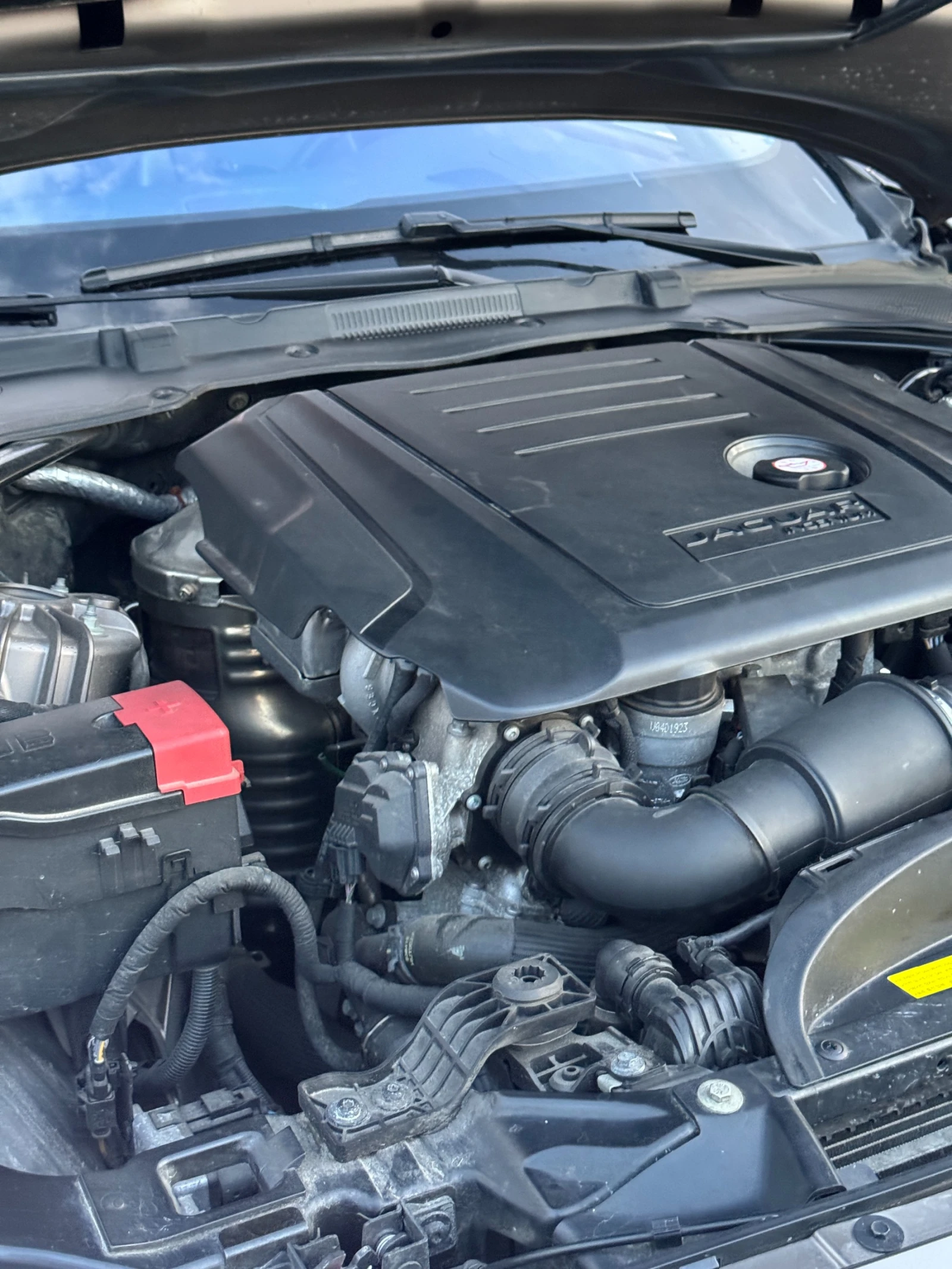 Jaguar Xf 2.0d RWD x260, снимка 10 - Автомобили и джипове - 55157537