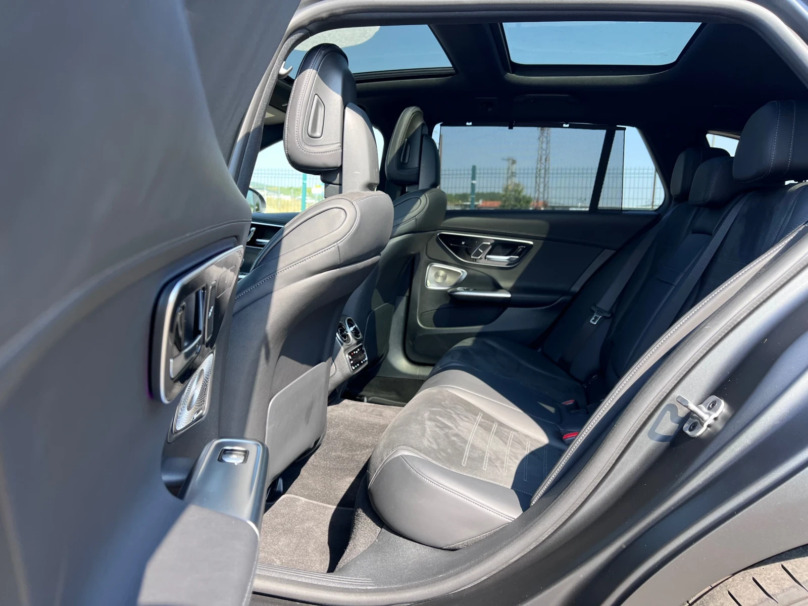 Mercedes-Benz C 300 e* AMG * Full* , снимка 12 - Автомобили и джипове - 55586187