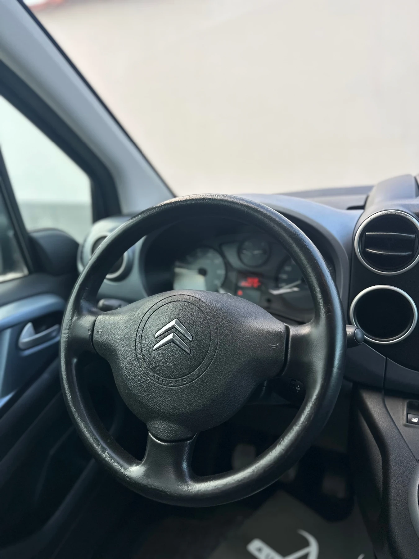 Citroen Berlingo MULTISPACE / 90 коня , снимка 12 - Автомобили и джипове - 55804554
