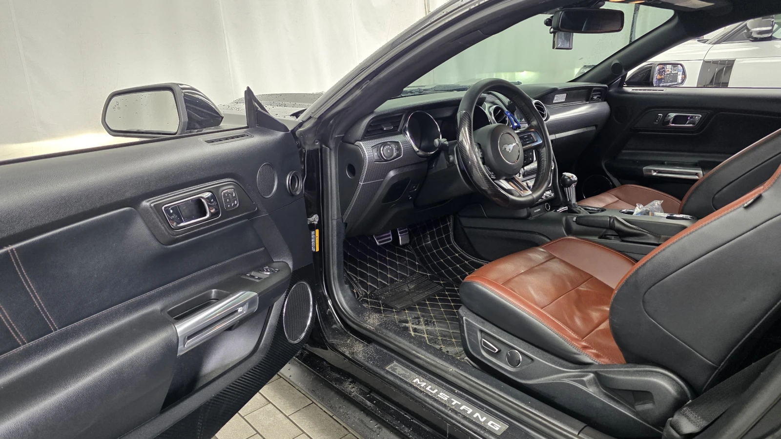 Ford Mustang SHELBY KIT* ДИСТРОНИК* ОБДУХВАНЕ* КАМЕРА* ПАМЕТ, снимка 9 - Автомобили и джипове - 55977881