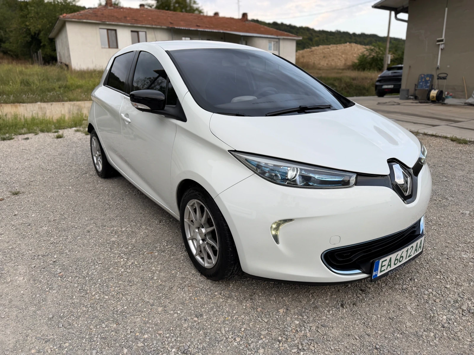 Renault Zoe Zero emissions , снимка 6 - Автомобили и джипове - 56047269