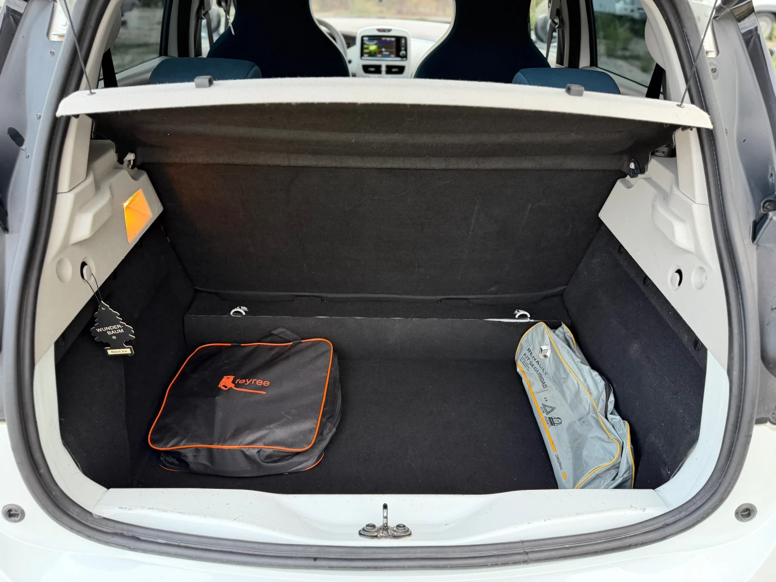Renault Zoe Zero emissions , снимка 11 - Автомобили и джипове - 56047269