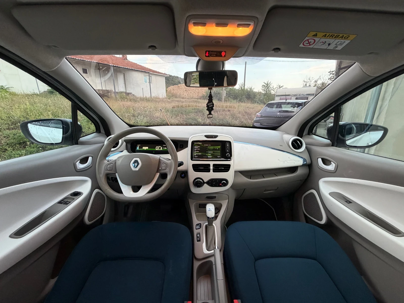 Renault Zoe Zero emissions , снимка 7 - Автомобили и джипове - 56047269