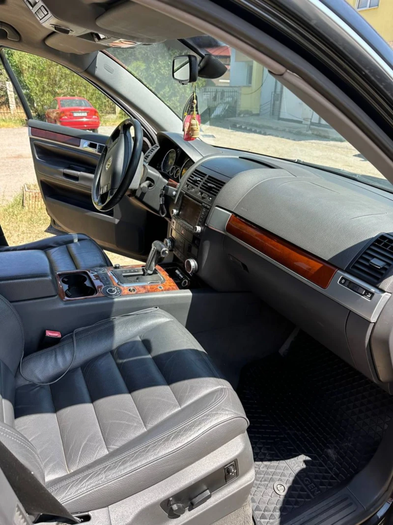 VW Touareg, снимка 5 - Автомобили и джипове - 47902122