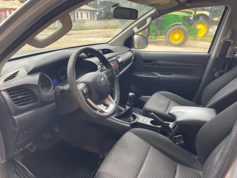 Toyota Hilux, снимка 5 - Автомобили и джипове - 48166635