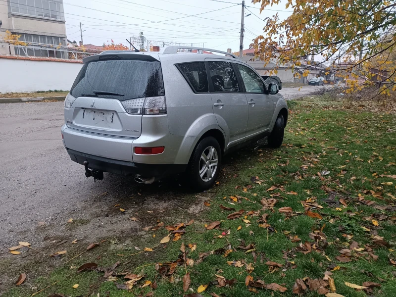 Mitsubishi Outlander, снимка 4 - Автомобили и джипове - 52367789