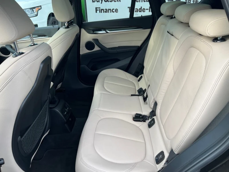 BMW X1 xDrive28i * CARFAX * АвтоКредит* (ЦЕНА ДО БГ), снимка 11 - Автомобили и джипове - 53262836