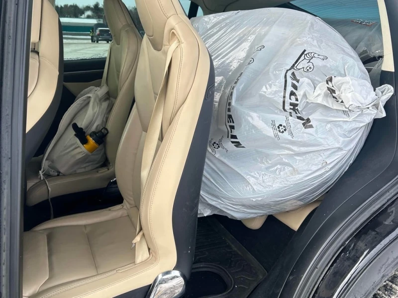 Tesla Model X * AWD * CARFAX * БЕЗ ПЪРВОНАЧАЛНА ВНОСКА, снимка 14 - Автомобили и джипове - 53305414