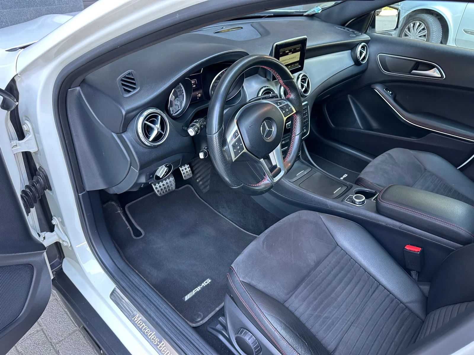 Mercedes-Benz GLA 220 AMG / 4-matic / panorama - изображение 9