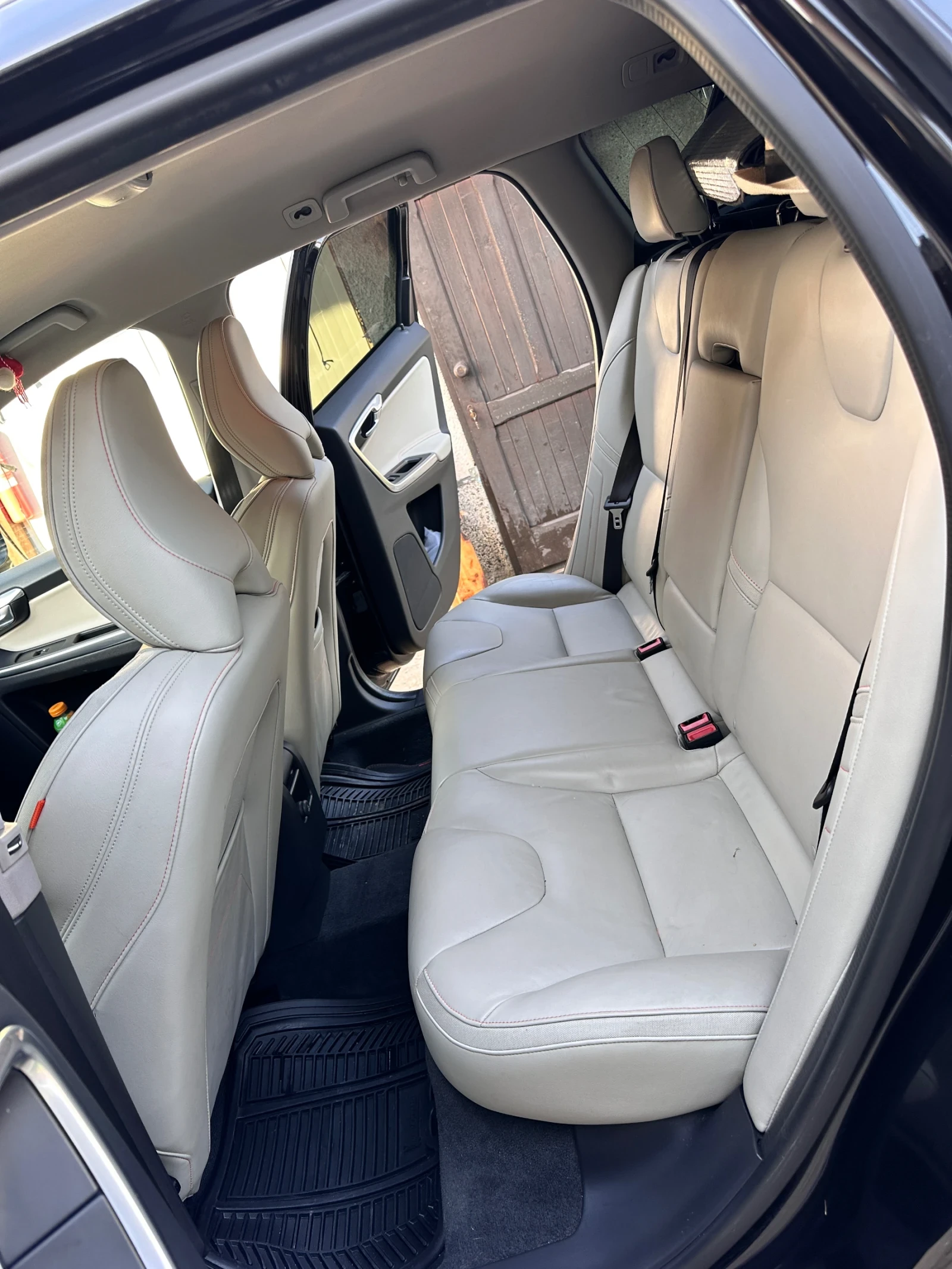 Volvo XC60 Ocean Race, снимка 7 - Автомобили и джипове - 54246957