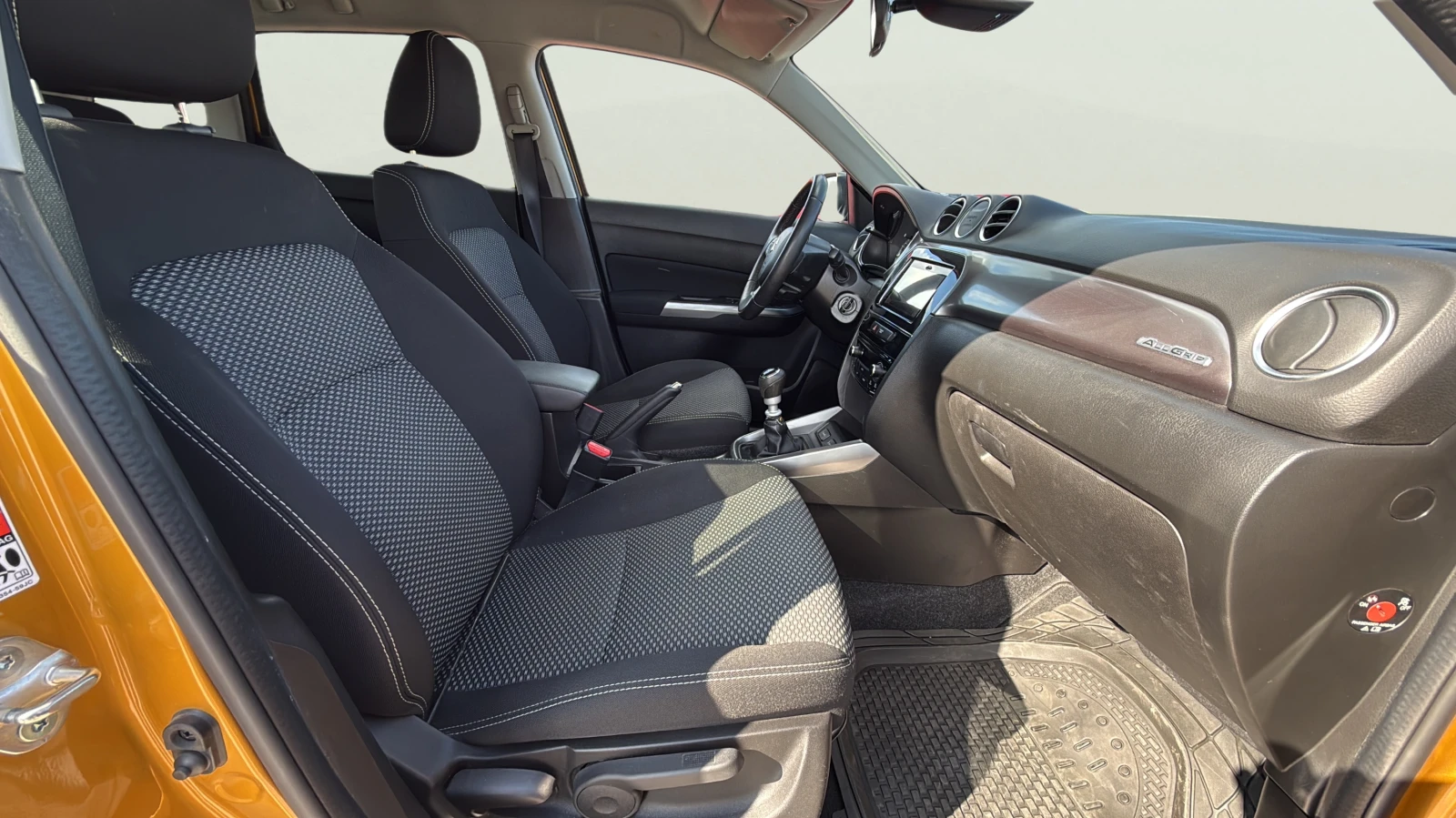 Suzuki Vitara 1.4 i, снимка 12 - Автомобили и джипове - 54538347