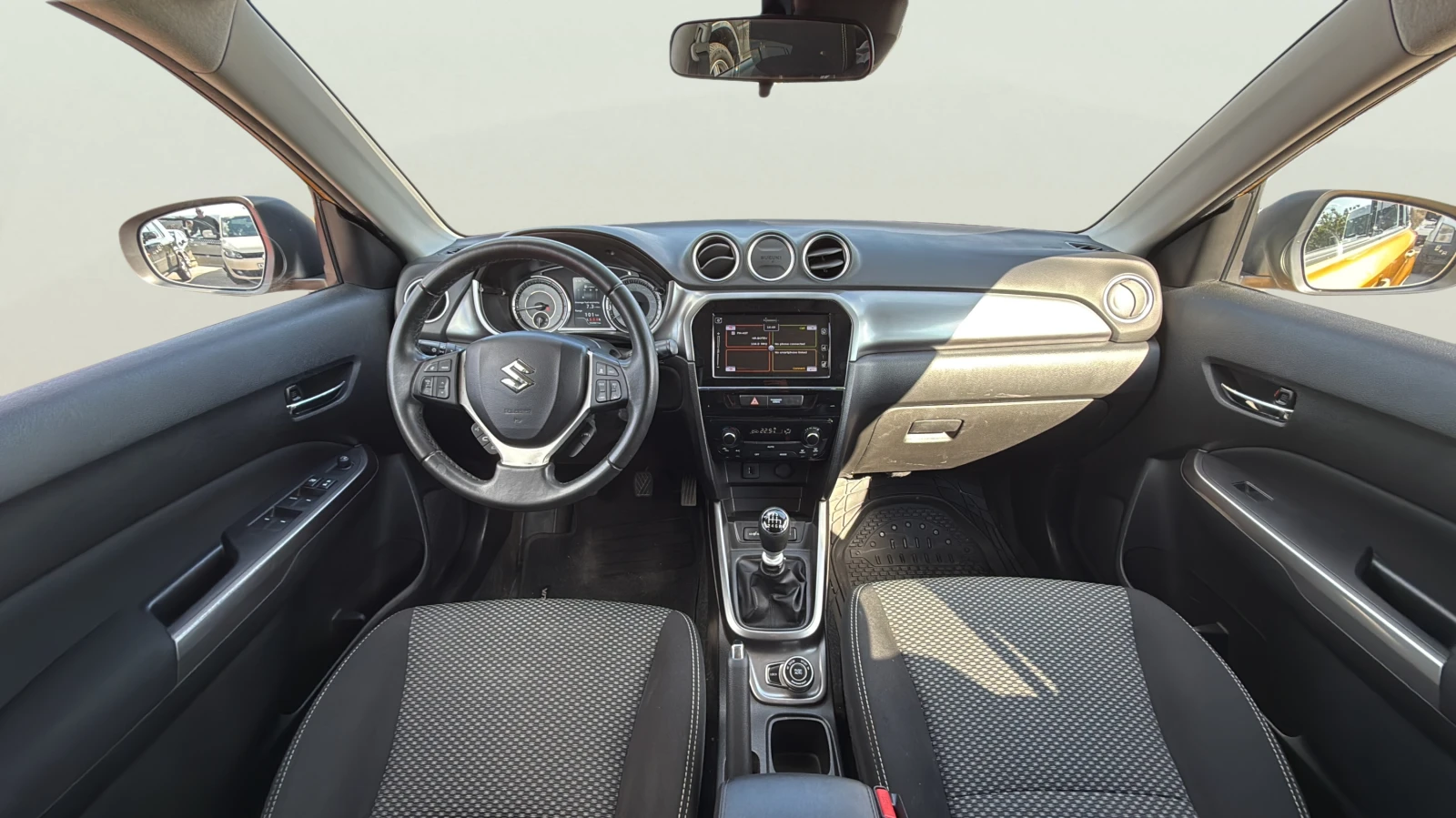 Suzuki Vitara 1.4 i, снимка 10 - Автомобили и джипове - 54538347