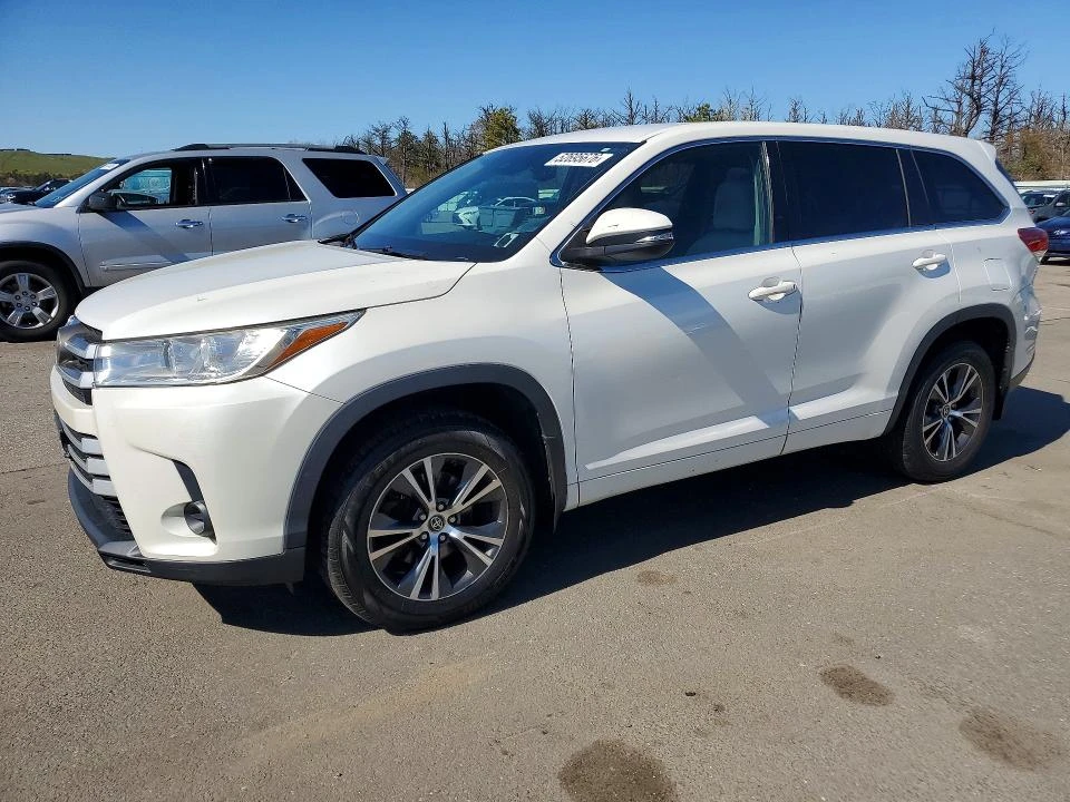 Toyota Highlander LE / 4X4 / ЛИЗИНГ