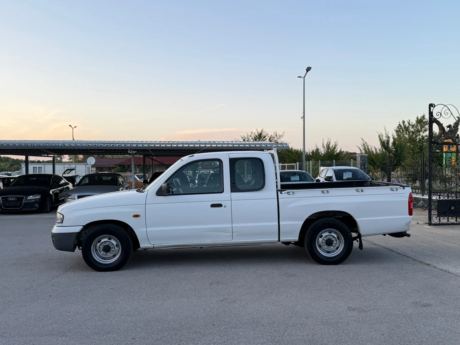 Mazda B2500 2.5TDI ИТАЛИЯ, снимка 2 - Автомобили и джипове - 55304177