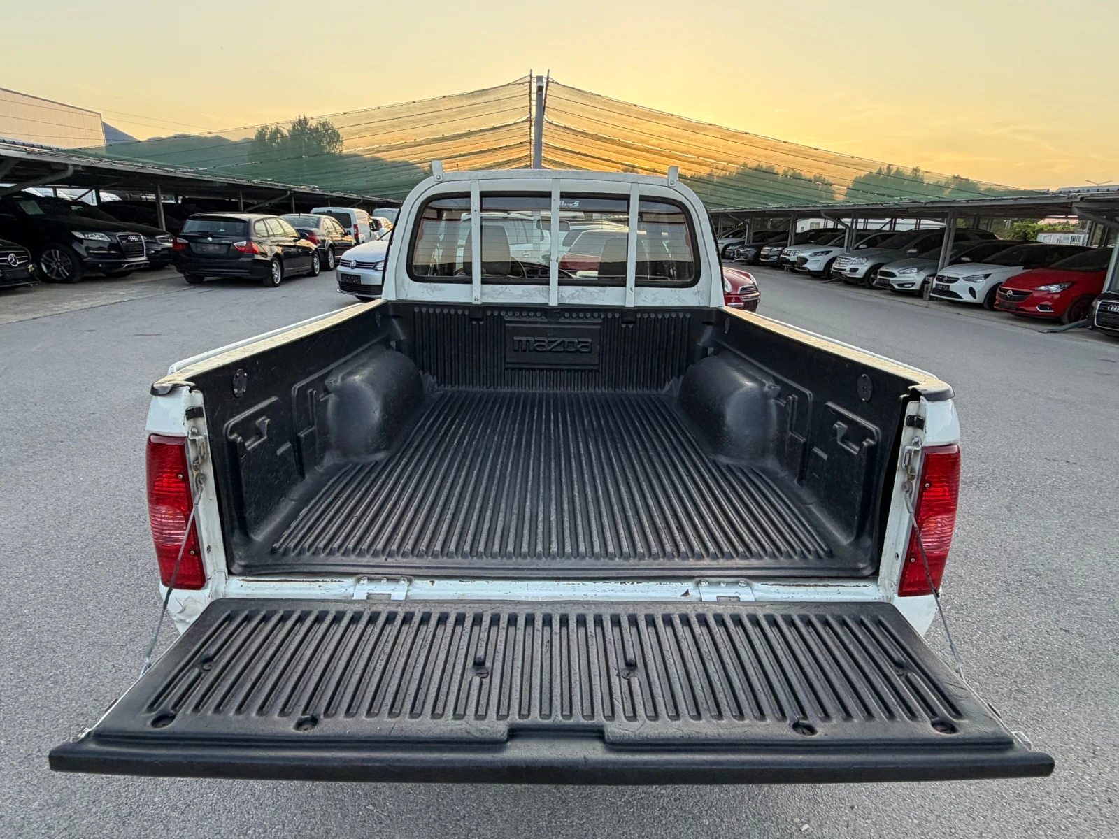 Mazda B2500 2.5TDI ИТАЛИЯ, снимка 8 - Автомобили и джипове - 55304177