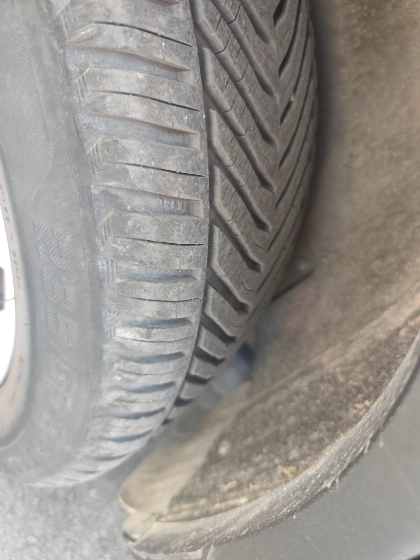 VW Tiguan, снимка 5 - Автомобили и джипове - 56413965