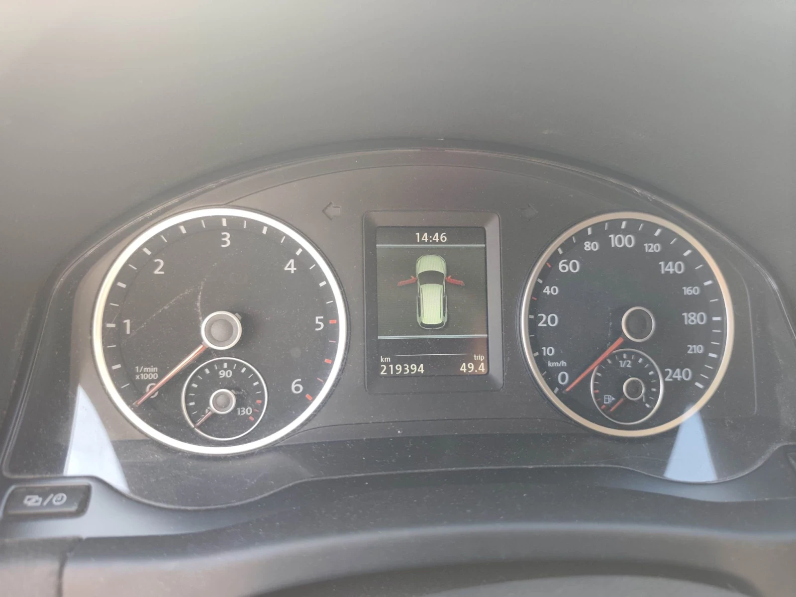 VW Tiguan, снимка 8 - Автомобили и джипове - 56413965