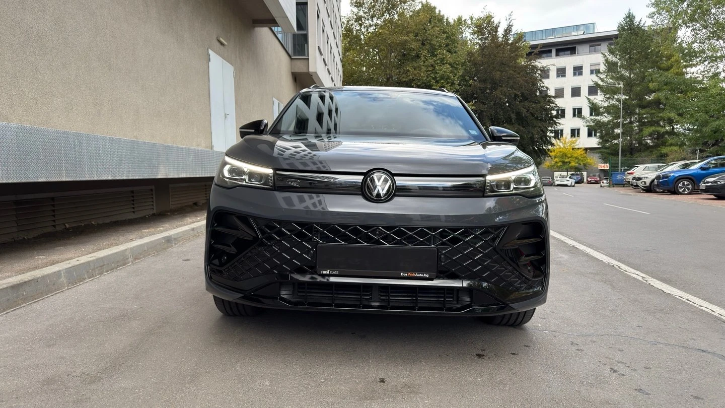 VW Tiguan, снимка 2 - Автомобили и джипове - 56536552