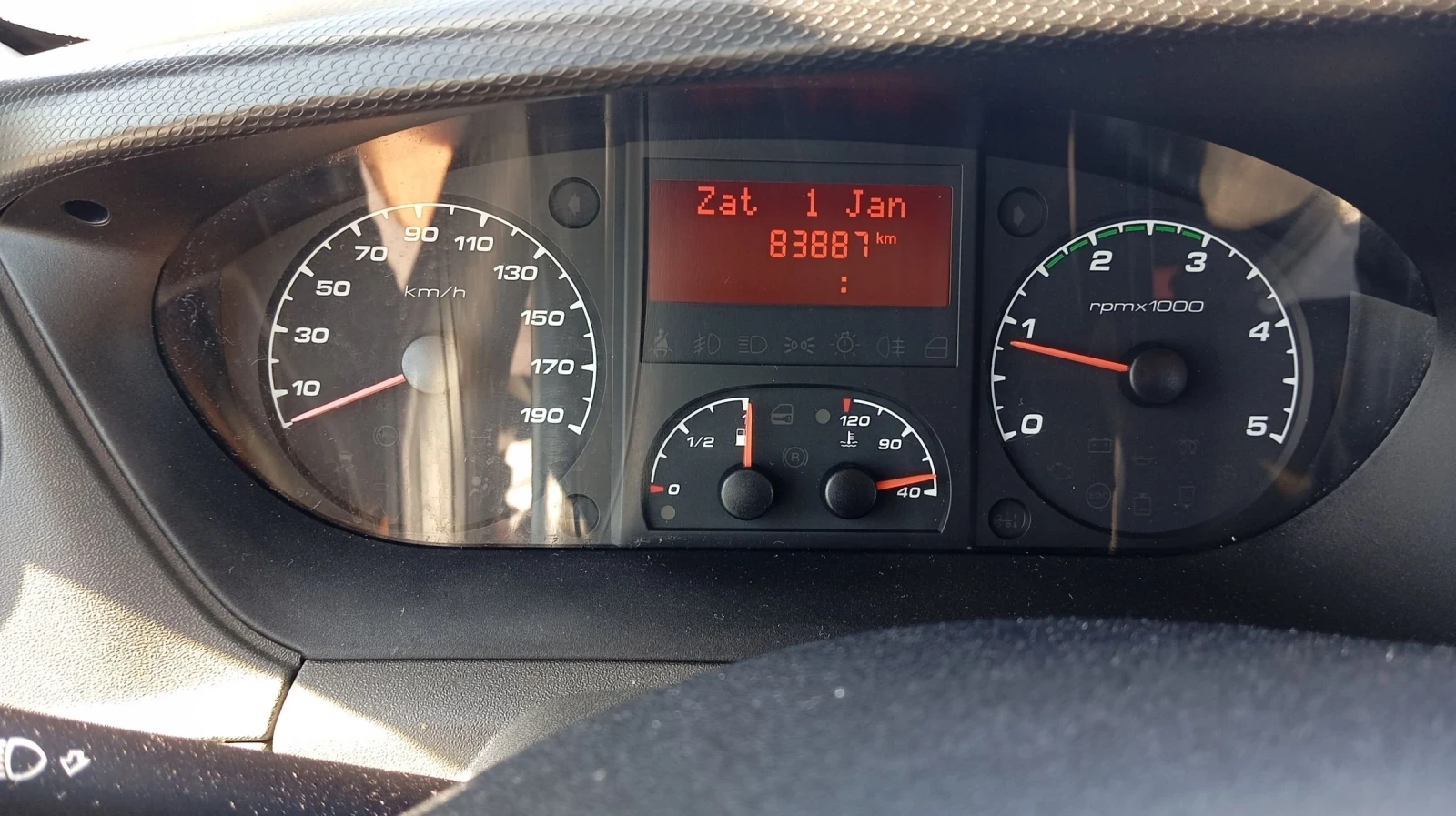 Iveco 35s13 Бордови с кран - изображение 7