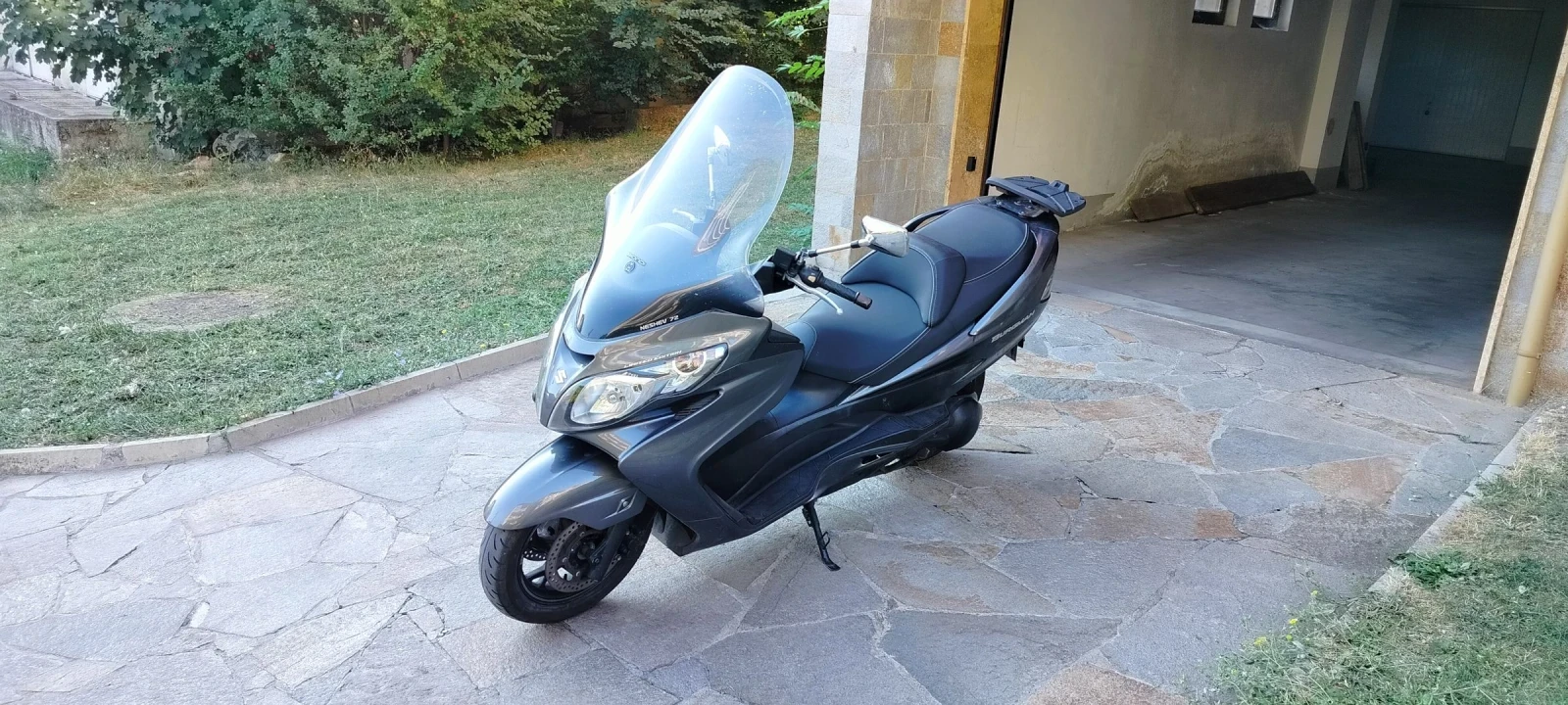 Suzuki Burgman AN 400