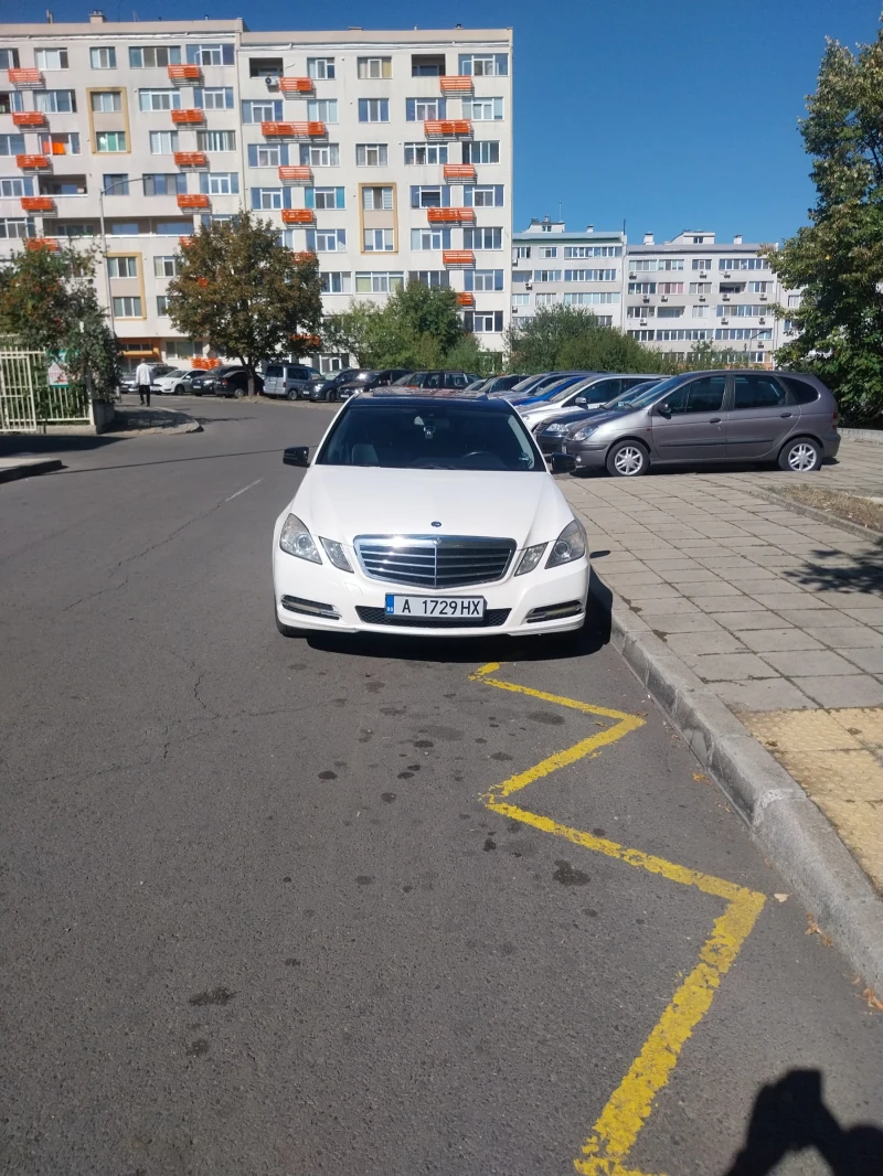 Mercedes-Benz E 220 AMG, снимка 5 - Автомобили и джипове - 47501440