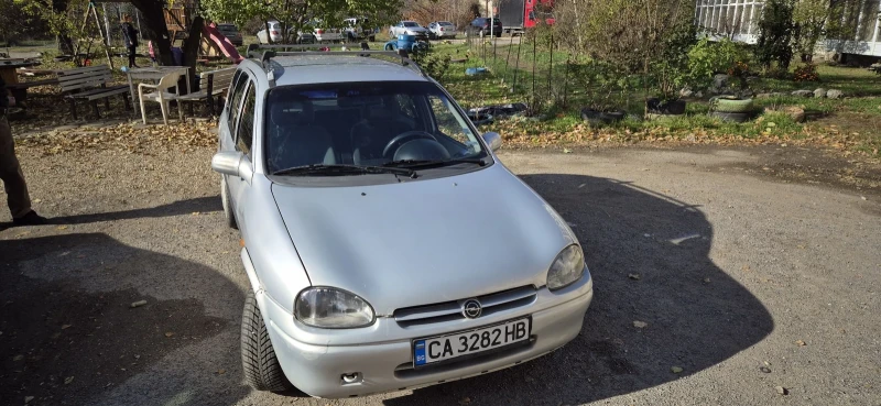 Opel Corsa 1.4 бензин, снимка 2 - Автомобили и джипове - 48025137