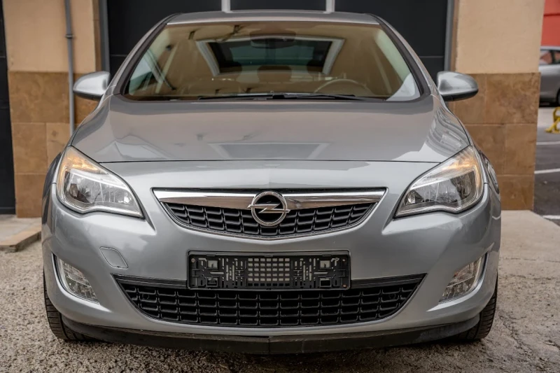 Opel Astra Opel Astra 1.6T, снимка 3 - Автомобили и джипове - 48384540