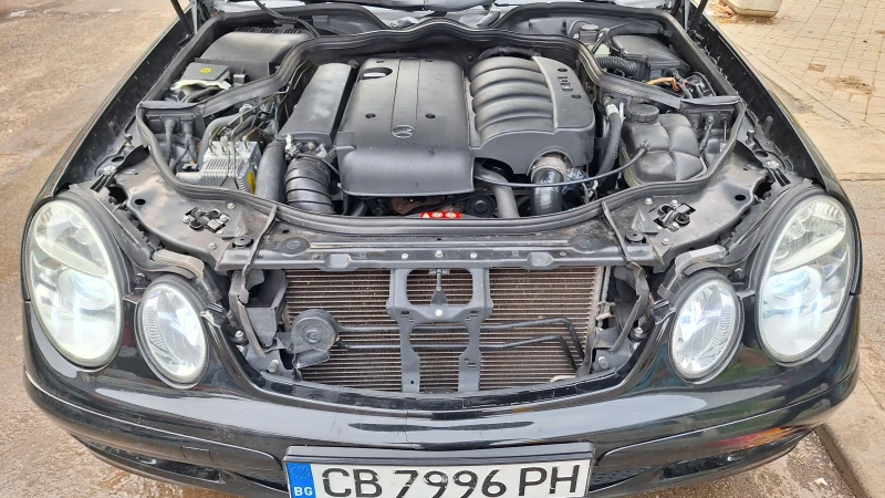 Mercedes-Benz E 200 2.0, снимка 11 - Автомобили и джипове - 49239554