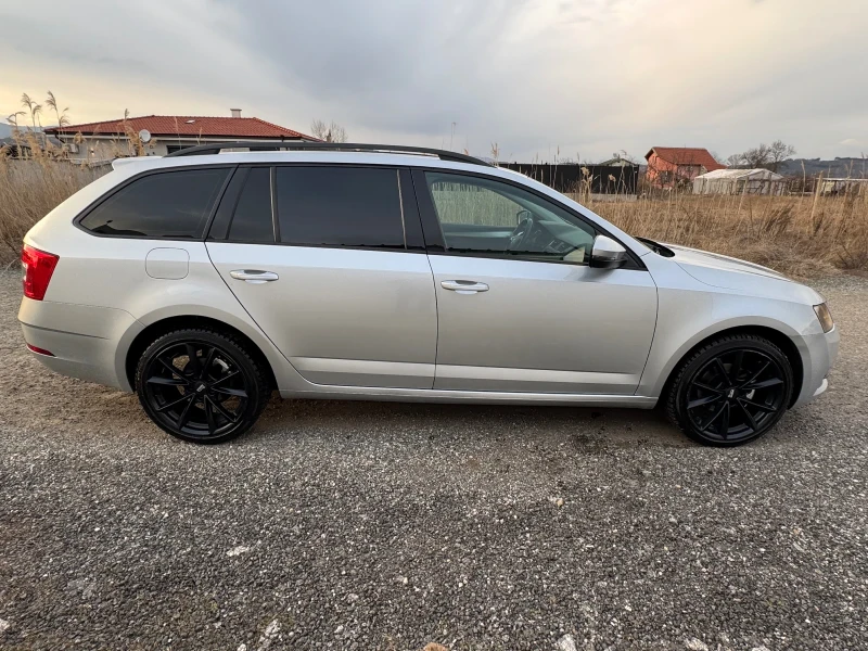 Skoda Octavia 1.6 TDI * DSG* NAVI* , снимка 4 - Автомобили и джипове - 49305551