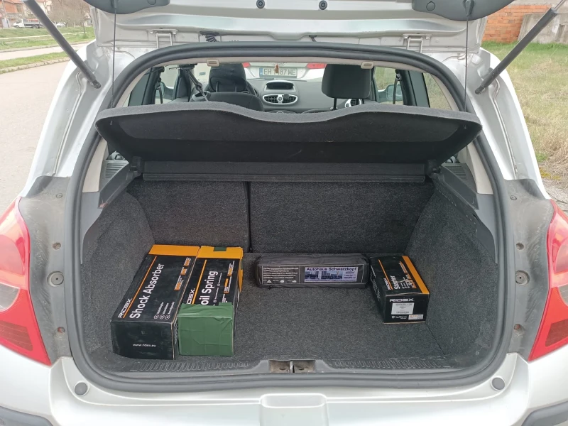 Renault Clio, снимка 10 - Автомобили и джипове - 52285503