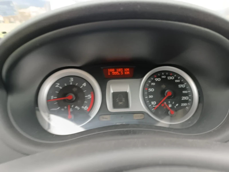Renault Clio, снимка 8 - Автомобили и джипове - 52285503