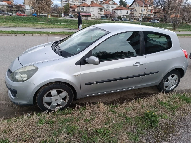 Renault Clio, снимка 4 - Автомобили и джипове - 52285503