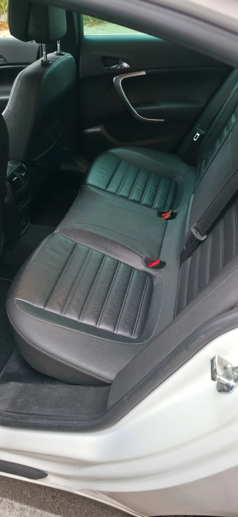 Opel Insignia, снимка 12 - Автомобили и джипове - 52275289