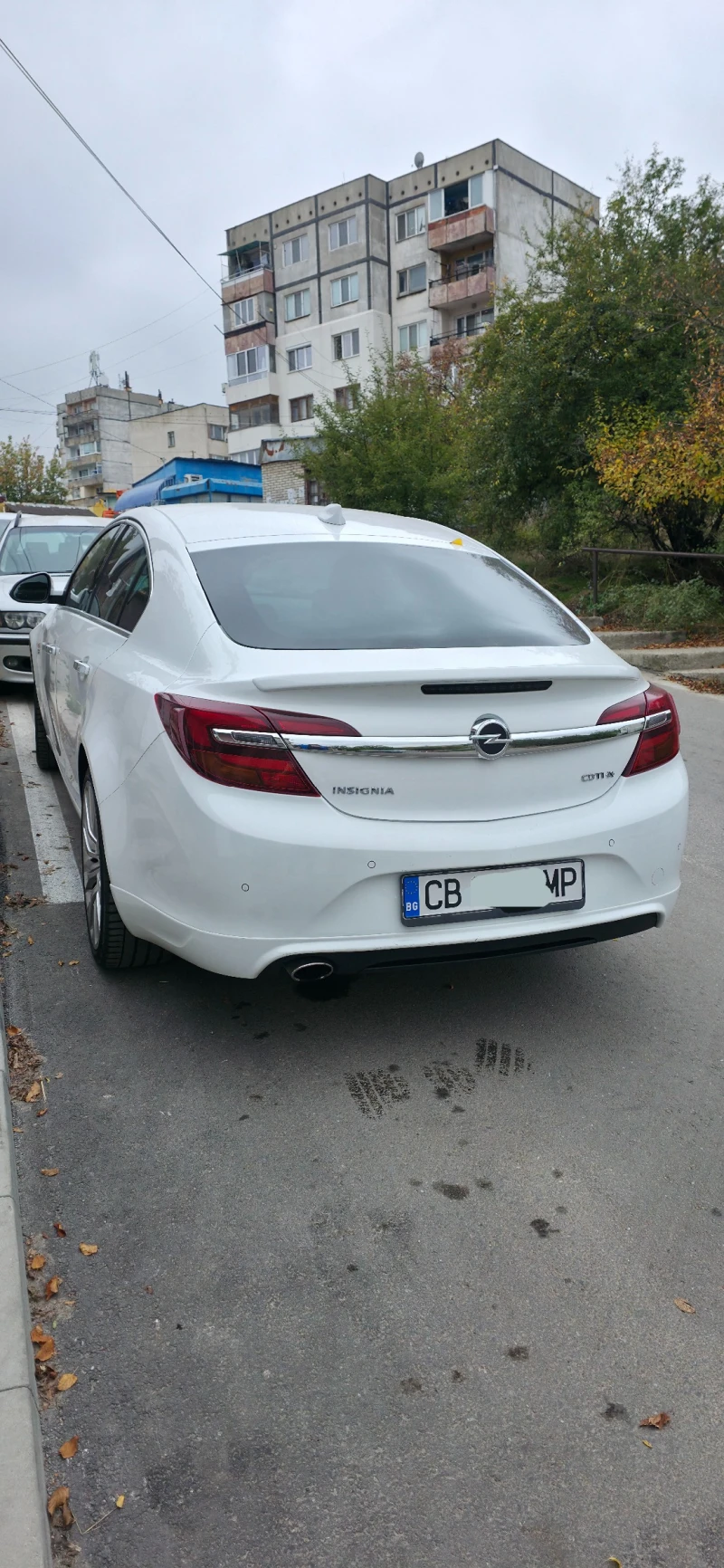 Opel Insignia, снимка 2 - Автомобили и джипове - 52275289