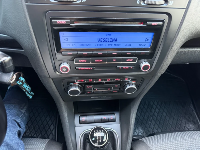 VW Golf 2.0TDI, снимка 11 - Автомобили и джипове - 52878828