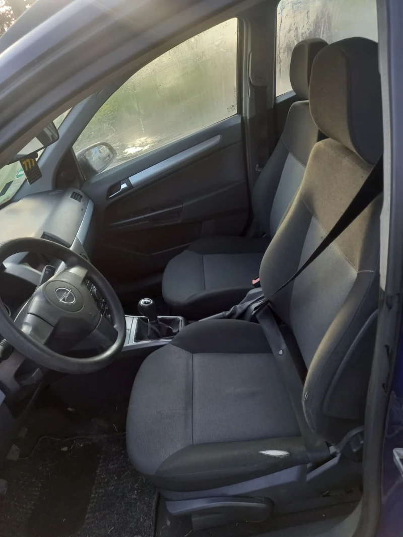 Opel Astra 1.7CDTI, снимка 8 - Автомобили и джипове - 52973455
