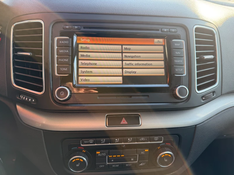 VW Sharan 2.0TDI, 140к.6-скорости, Нов внос, , , снимка 16 - Автомобили и джипове - 53142432