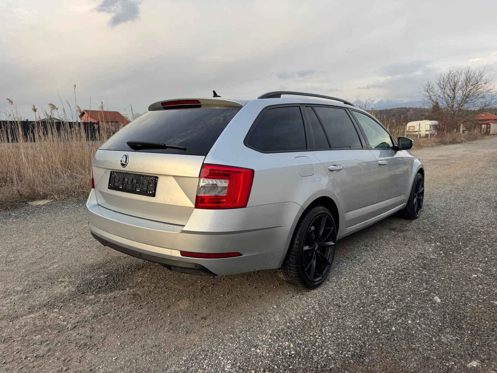 Skoda Octavia 1.6 TDI * DSG* NAVI*  - изображение 5