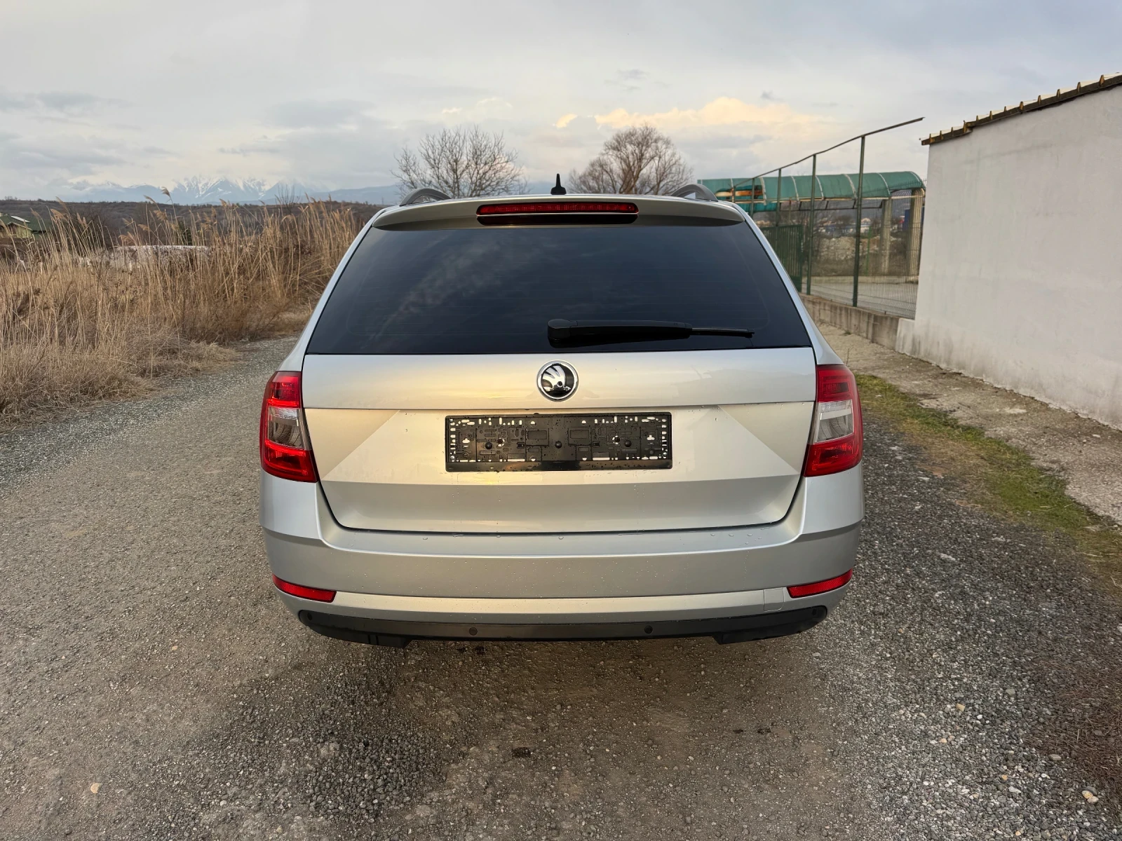 Skoda Octavia 1.6 TDI * DSG* NAVI*  - изображение 6