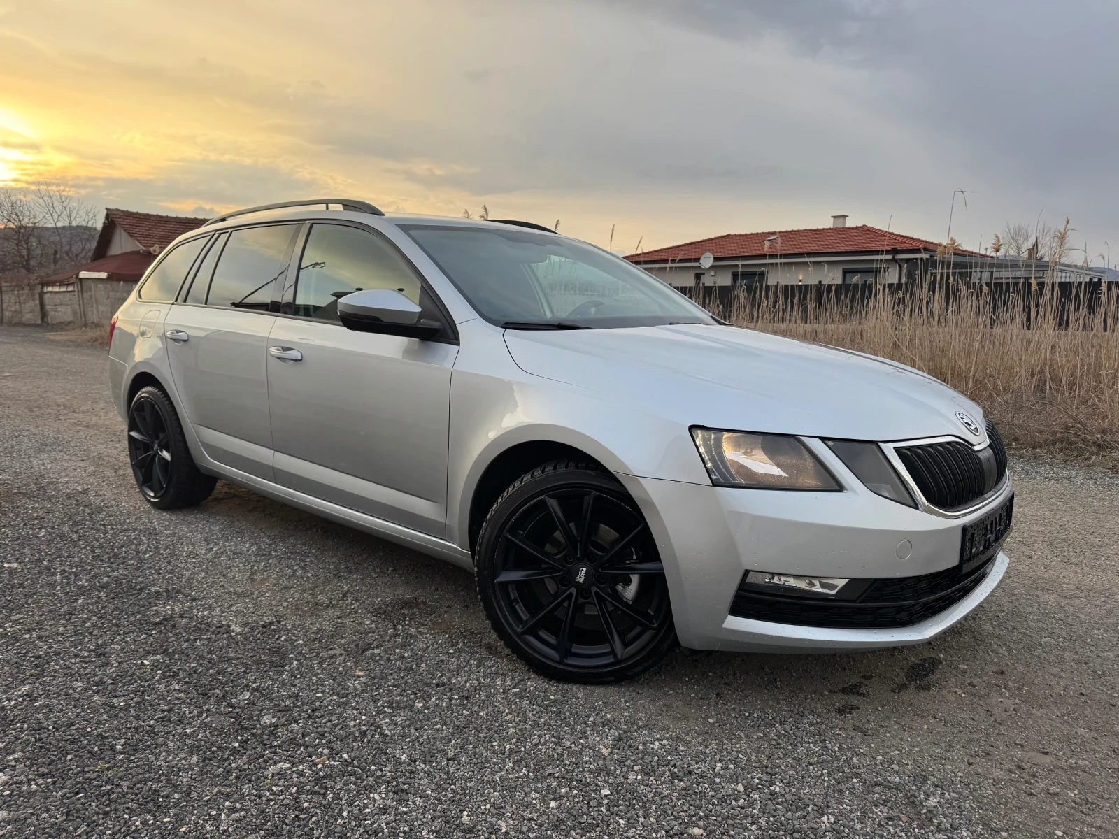 Skoda Octavia 1.6 TDI * DSG* NAVI*  - изображение 3