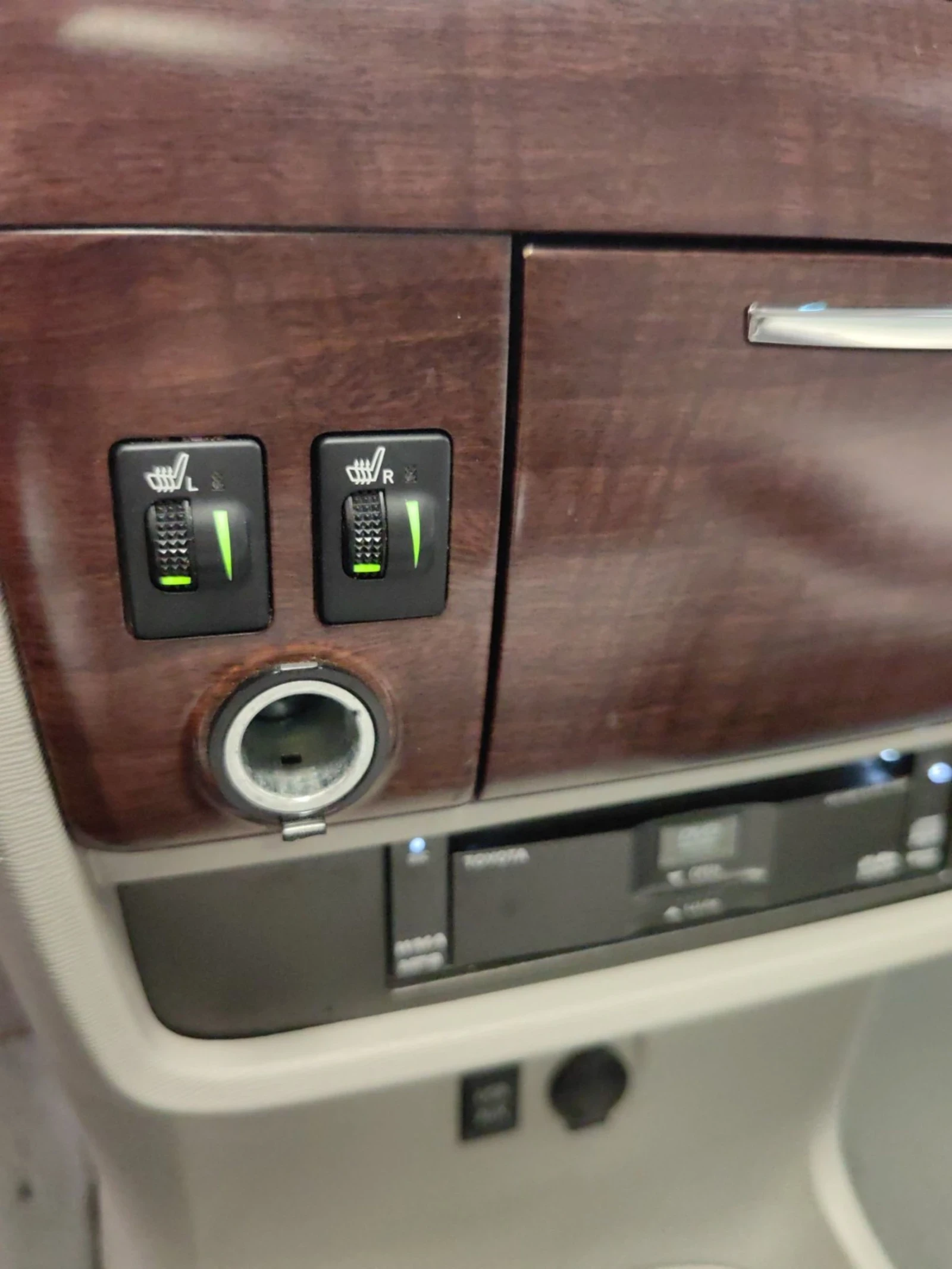 Toyota Sienna 3.5* * * TV* * JBL* CAM* TEM | Mobile.bg   14