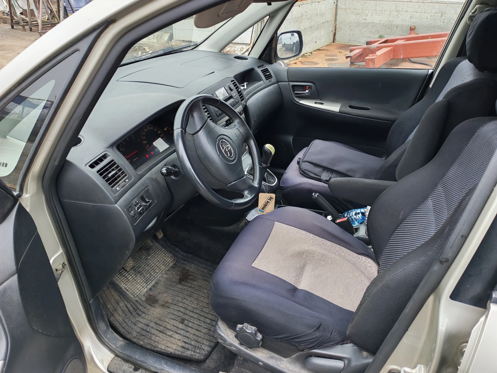 Toyota Corolla verso  - изображение 7