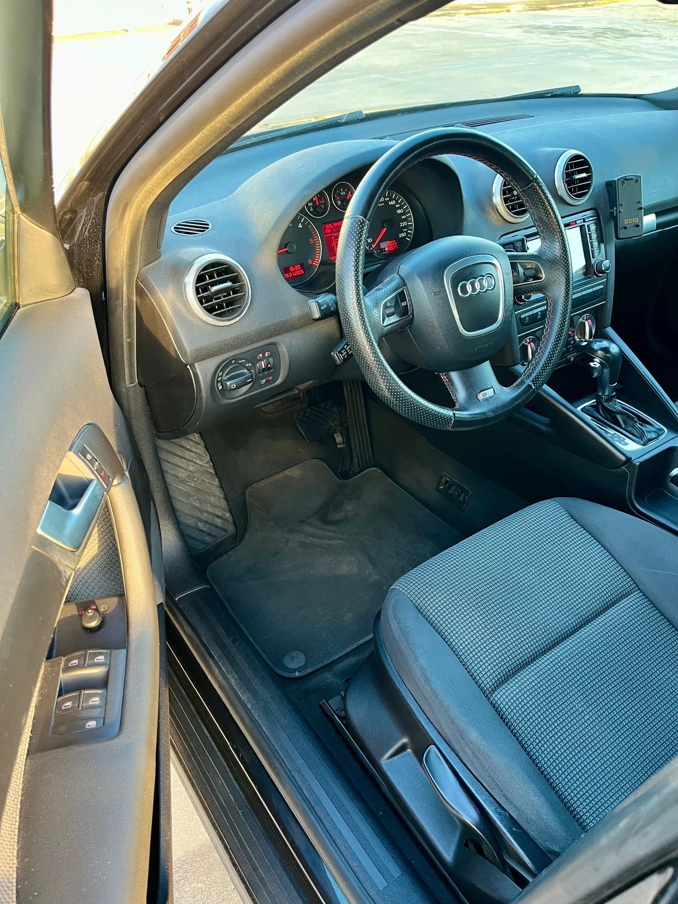 Audi A3 2.0TDI Автомат DSG 6 , Нави, Камера, ТОП Състояние - изображение 7