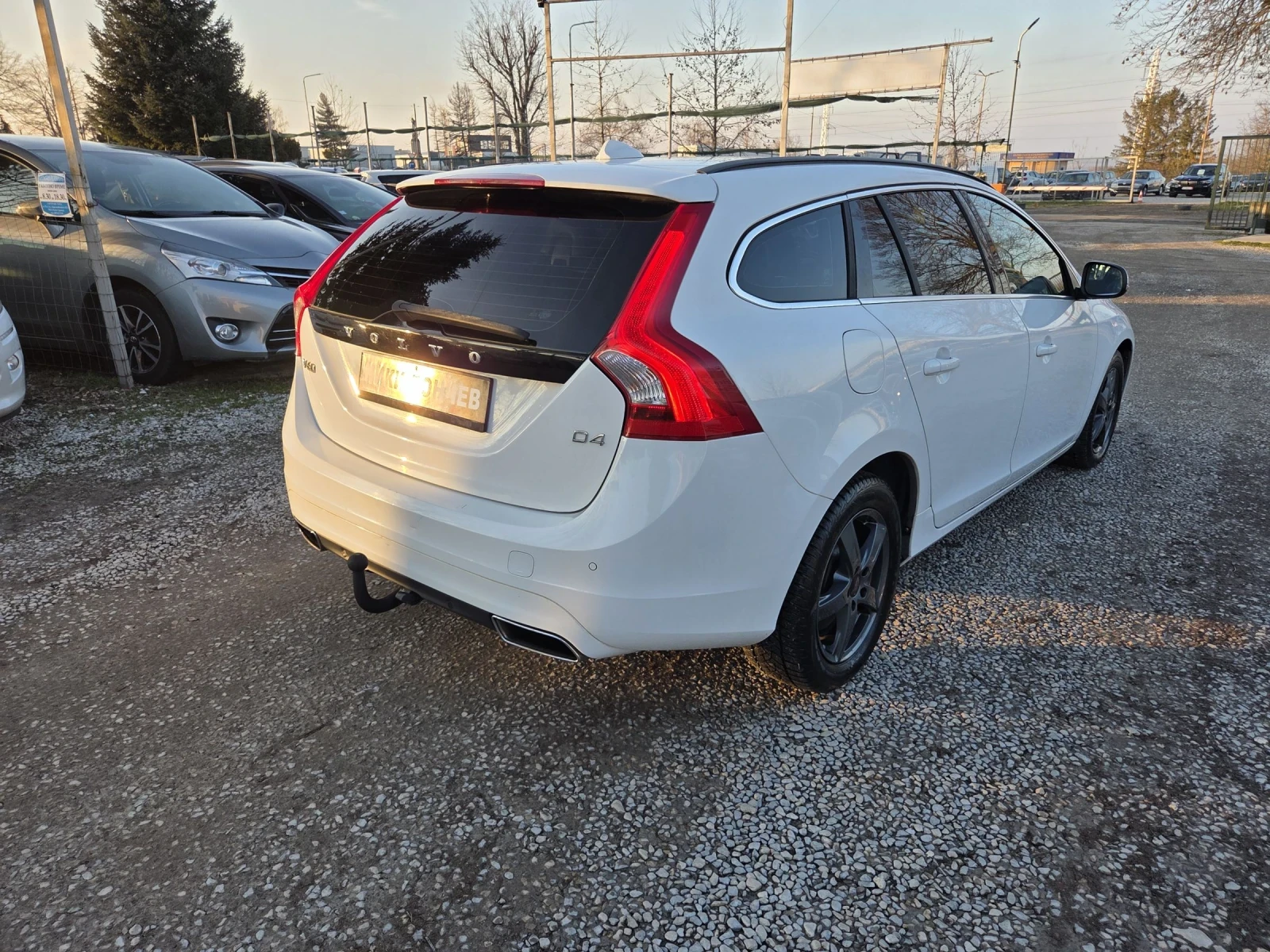 Volvo V60 2.0-181 NAVI! XENON-LED! KOJA! PODGREV SEDALKI - изображение 4