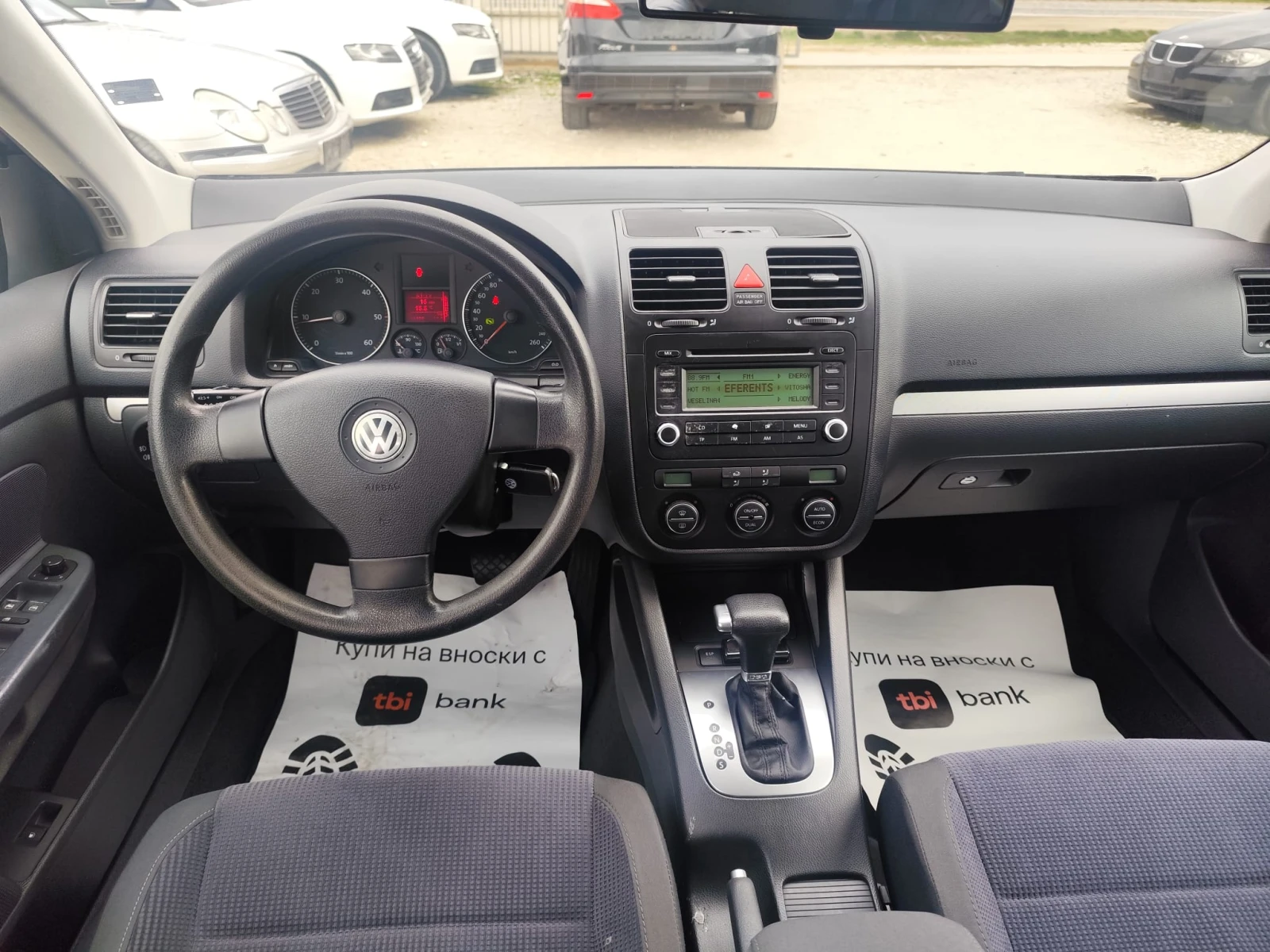 VW Jetta 1.9 дизел 105 кс. Автомат, снимка 10 - Автомобили и джипове - 54057436