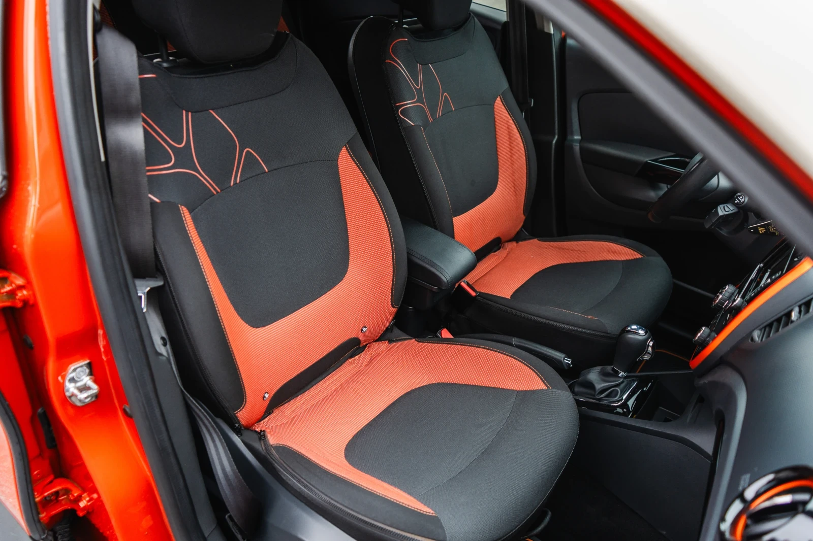 Renault Captur 1.2 TCe 113000 km. ШВЕЙЦАРИЯ АВТОМАТИК Нова кола, снимка 13 - Автомобили и джипове - 54153244